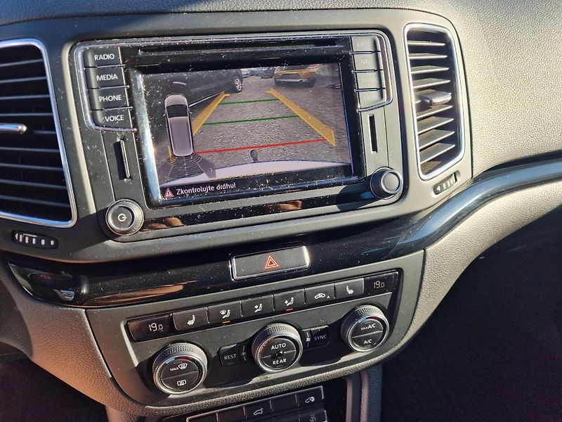 Seat Alhambra 2,0TDI FR-LINE 7MÍST TAŽNÉ  - fotka 17 z 23
