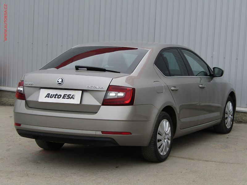Škoda Octavia (2017) 1.6 TDi, ČR, AT, navi, LED - fotka 4 z 19