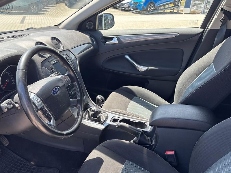 Ford Mondeo (2013) 2.0 TDCi - fotka 11 z 18