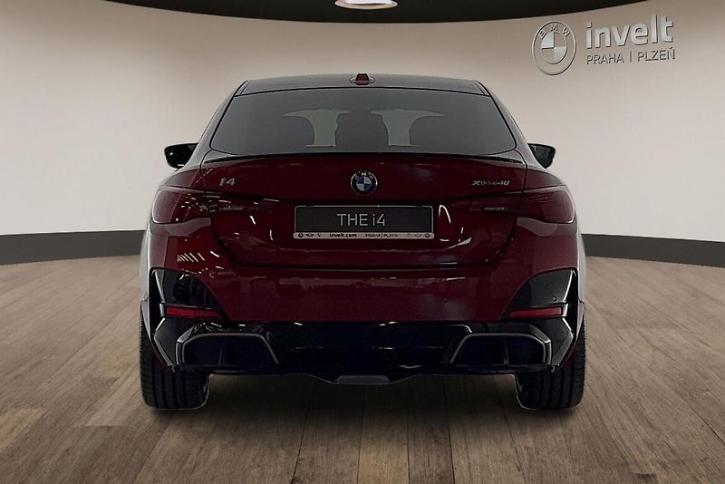 BMW i4 xDrive40 - fotka 4 z 24