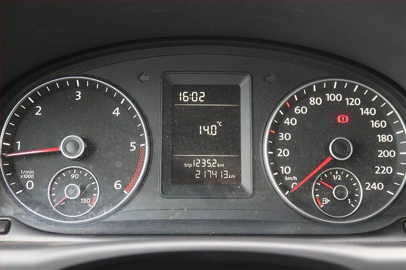Volkswagen Touran (2011) 1.6 TDI, Tempomat - fotka 11 z 14