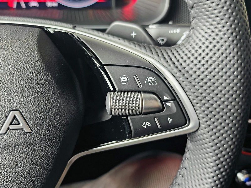 Škoda Kamiq (2025) 1,5 TSI 110 kW Monte Carlo DSG - fotka 18 z 26