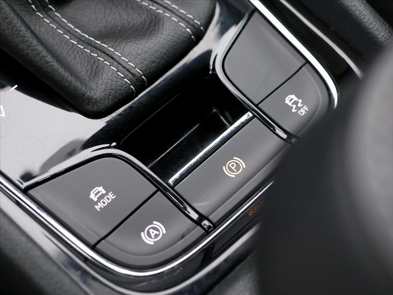 Škoda Karoq 1.5 TSI 110kW DSG CZ Sportline - fotka 28 z 36