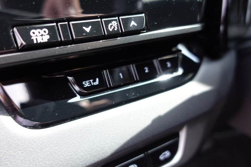 Lexus RX 500h RX500h F Sport Plus - fotka 13 z 39