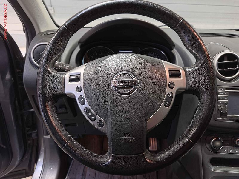 Nissan Qashqai (2012) 1.6i, ČR, AT, navi - fotka 13 z 20