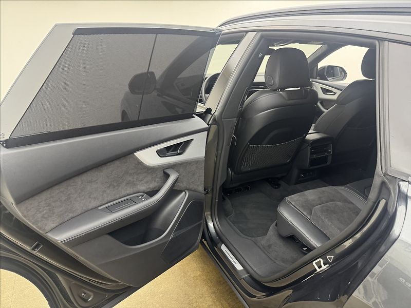 Audi Q8 3,0 S-LINE ZÁRUKA HUD B&O TZ - fotka 44 z 52
