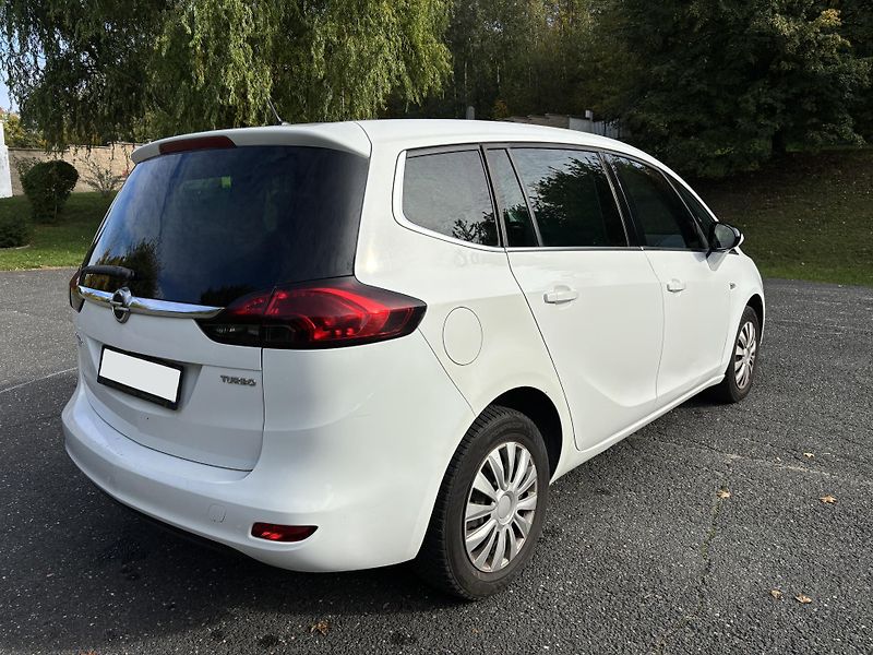 Opel Zafira (2016) 1.4 Turbo 103kw Serviska ČR - fotka 5 z 32