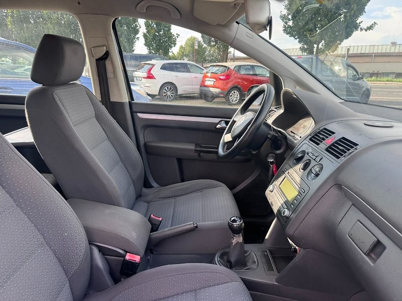 Volkswagen Touran (2005) 1,6 MPI 75 KW SPOJKA STK - fotka 40 z 48