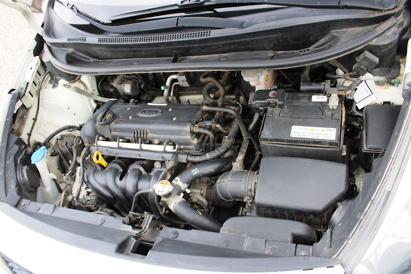Kia Rio (2015) 1.4i KLIMA EL.OKNA ALUKOLA - fotka 15 z 16