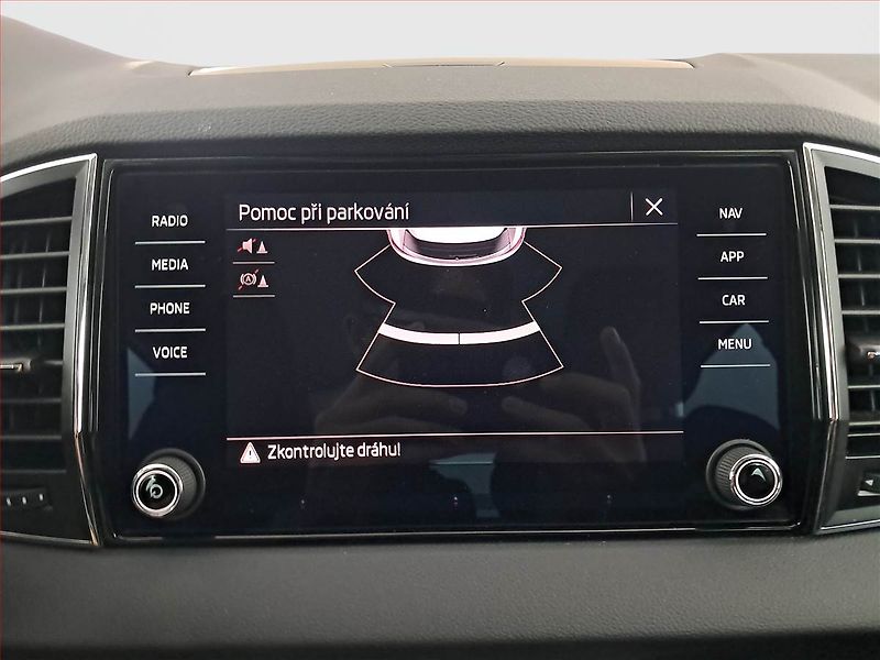 Škoda Karoq (2023) 1.0 TSI - fotka 18 z 18