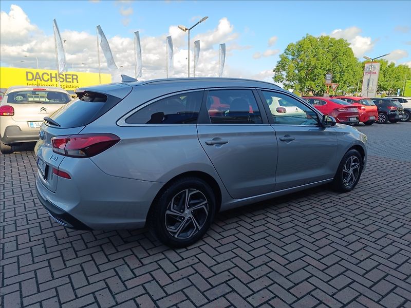Hyundai i30 1,0 T-GDi, DCT Smart - fotka 5 z 20