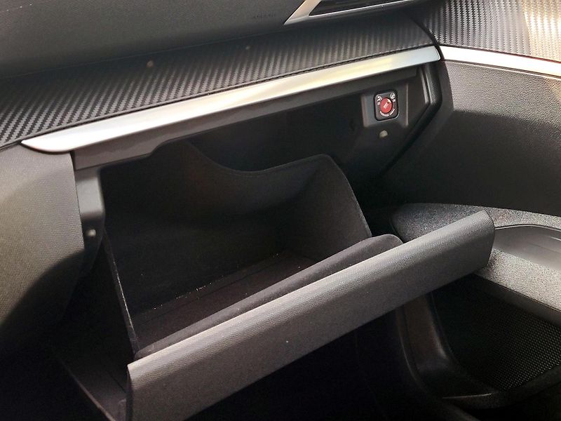 Peugeot 3008 HDi 96kW NAVi, BUSINESS - fotka 34 z 49