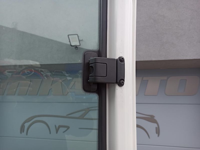 Volkswagen Crafter 2.0TDI 100kW DOUBLE CAB 2.MAJ. - fotka 20 z 24