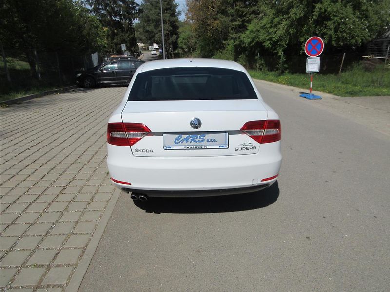 Škoda Superb 2,0 TDi 103 Kw, Xenon, Vyhř. N - fotka 8 z 28