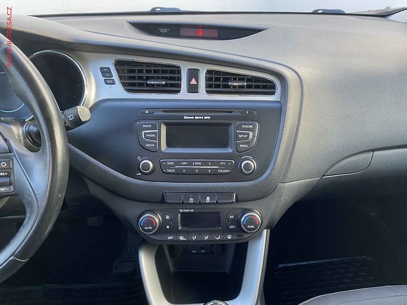 Kia Ceed (2013) 1.4i, 2.maj,ČR, servis.kniha - fotka 12 z 15