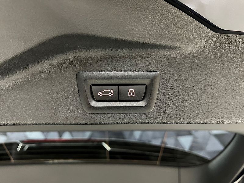 BMW X5 30d xDrive M-SPORT, VZDUCH, PA - fotka 35 z 37