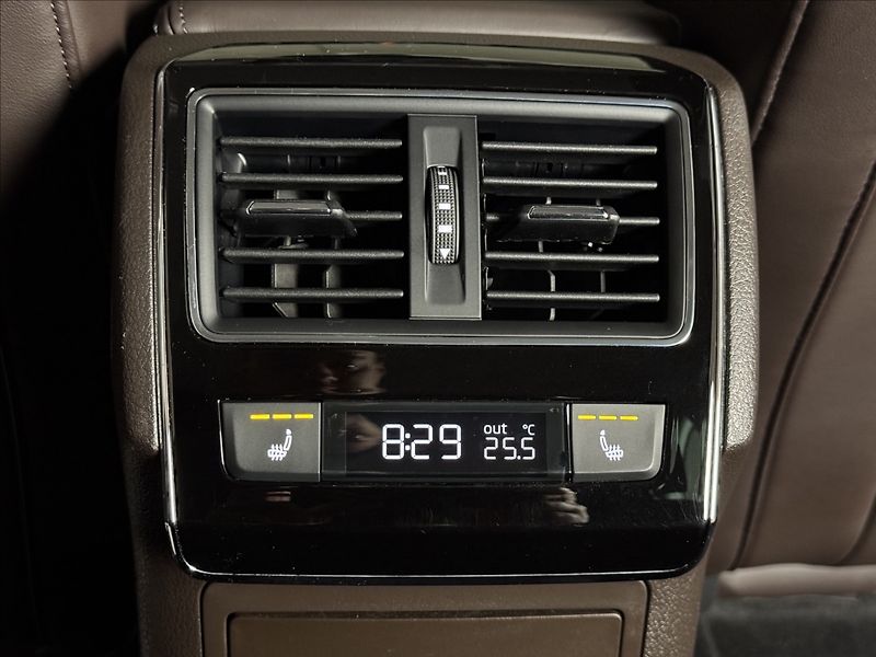 Škoda Superb 1,4 TSi  DSG iV L&K LED Assist - fotka 18 z 50