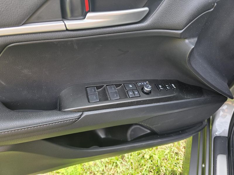 Toyota Camry (2024) 2.5HEV 231PS EXECUTIVE - fotka 11 z 15