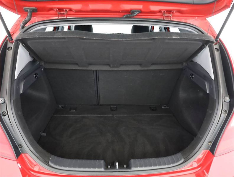 Hyundai i30 (2011) 1.6 CRDi, Serv.kniha, nová STK - fotka 13 z 13