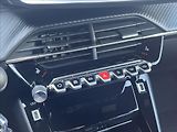 Peugeot 2008 1,2 PT  Allure EAT8 zár 4/28 - náhled 16