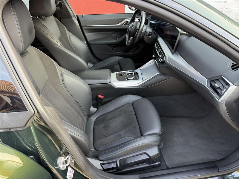 BMW i4 0,0 M50 544PS M Sport xDrive - fotka 32 z 38