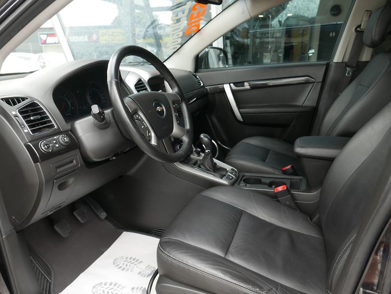 Chevrolet Captiva 2,2 Td 120kW Navi REZERVACE - fotka 16 z 35