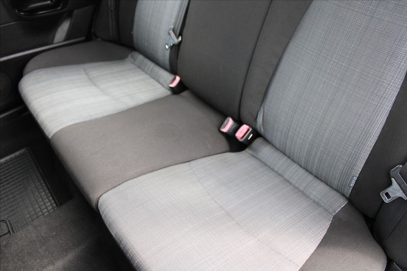 Kia Ceed 1,4 i  ČR,1.MAJITEL,SERVIS - fotka 19 z 28