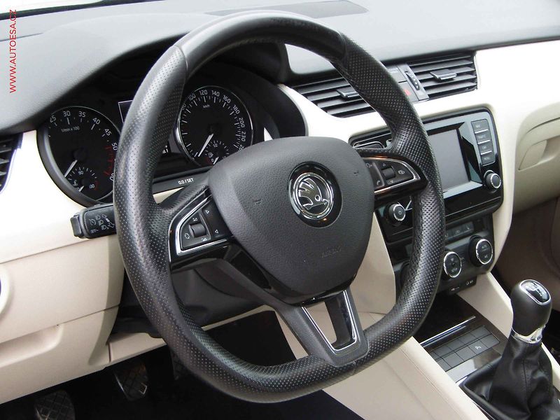 Škoda Octavia (2014) 2.0 TDi, 2.maj,ČR, Elegance - fotka 13 z 18