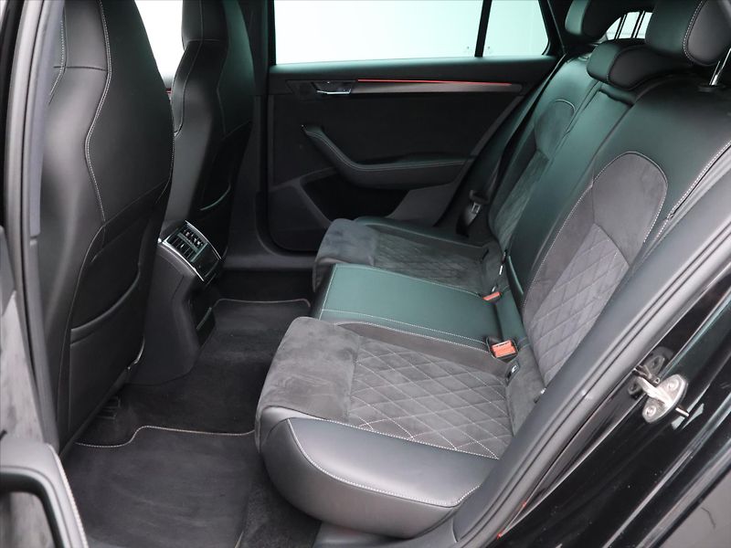 Škoda Superb 2.0 TDI 147kW DSG CZ Sportline - fotka 13 z 32