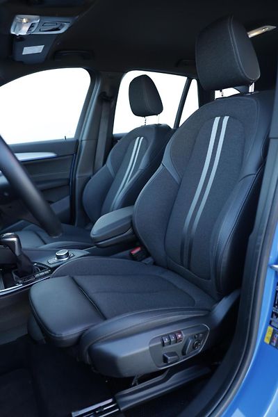 BMW X1 xDrive25e - fotka 7 z 9