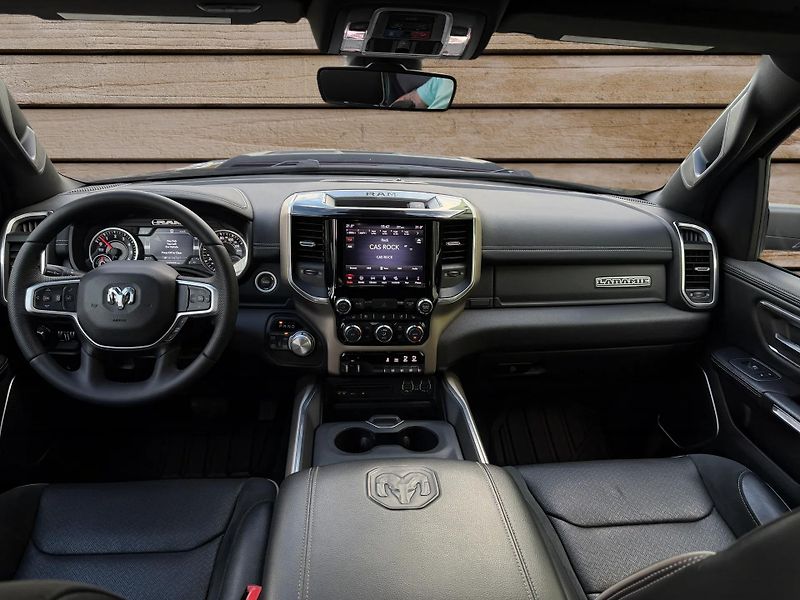 Dodge RAM (2019) +HEMI+LARAMIE+OFFROAD PAKET+ - fotka 21 z 22