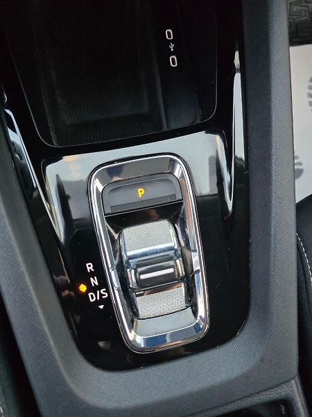 Škoda Octavia 2.0TDi 110kW DSG STYLE + NAVI - fotka 12 z 23