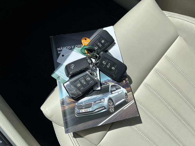 Škoda Superb 2.0TDi 147kw 4x4 ČR 1.MAJ DPH - fotka 41 z 50