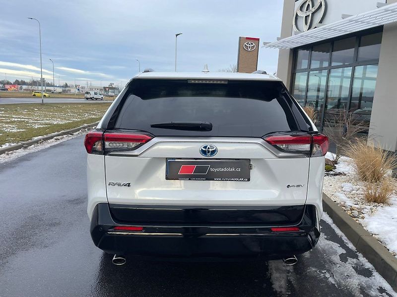 Toyota RAV4 2.5 Plug-In Hybrid Dynamic - fotka 14 z 29