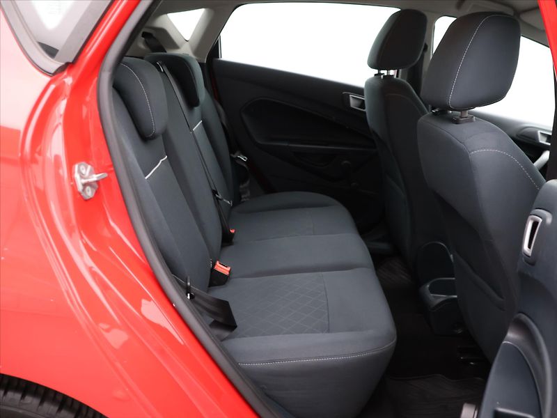 Ford Fiesta 1,2 i 44 kW CZ - fotka 12 z 26