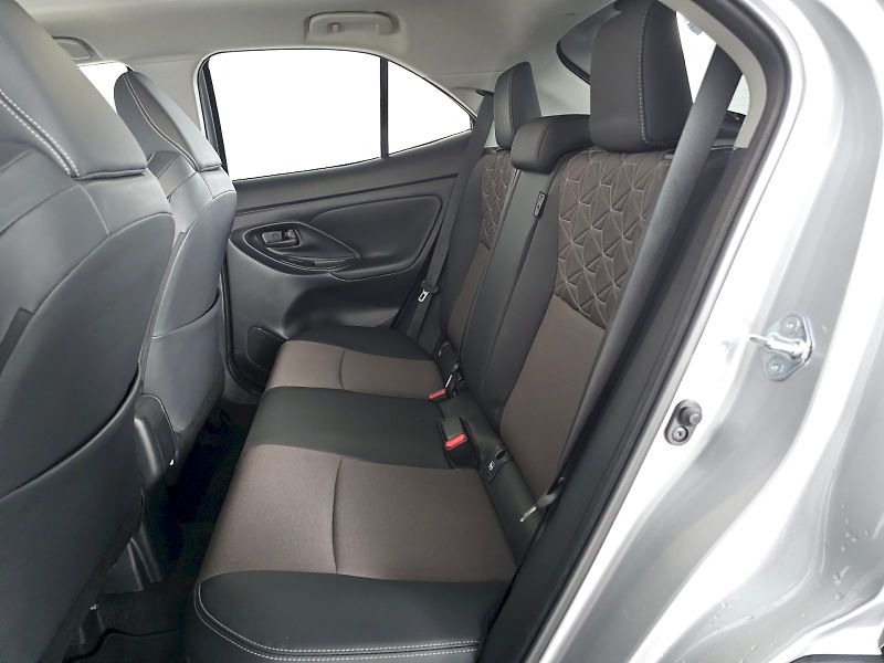 Toyota Yaris Cross (2025) 1.5HEV 130k EXECUTIVE - fotka 7 z 29