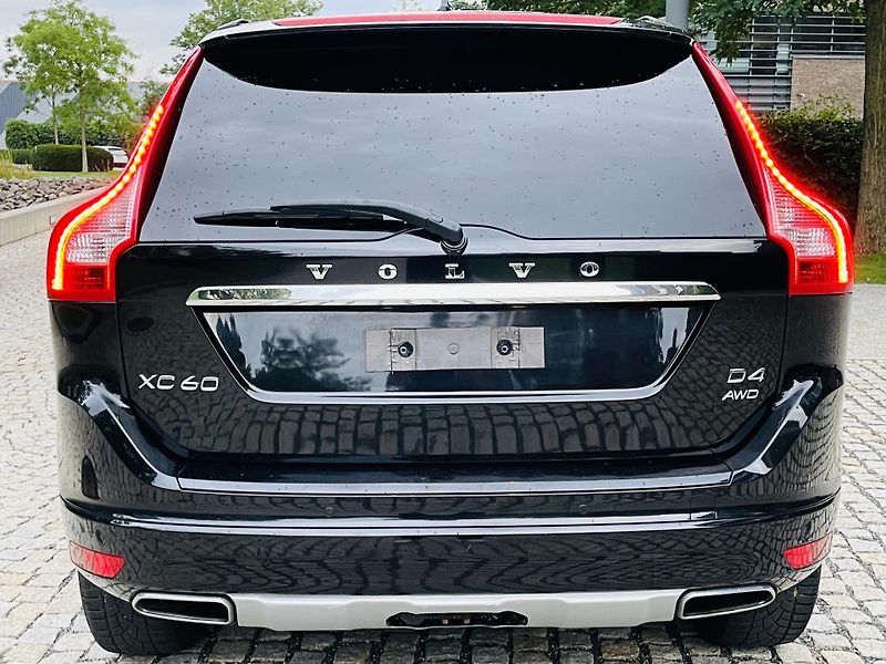 Volvo XC60 2.4D 4x4 AUT SERVISKA TAŽNÉ - fotka 15 z 43