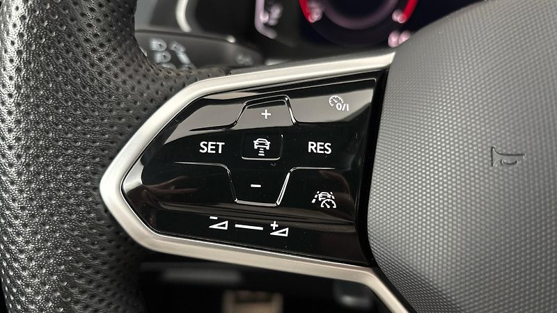 Volkswagen Tiguan Allspace 2.0 TDI DSG 4MOTION R-Line - fotka 14 z 29