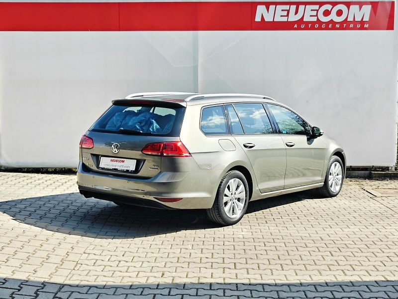 Volkswagen Golf (2014) 1,2 TSI 77 kW Comfortline - fotka 2 z 39