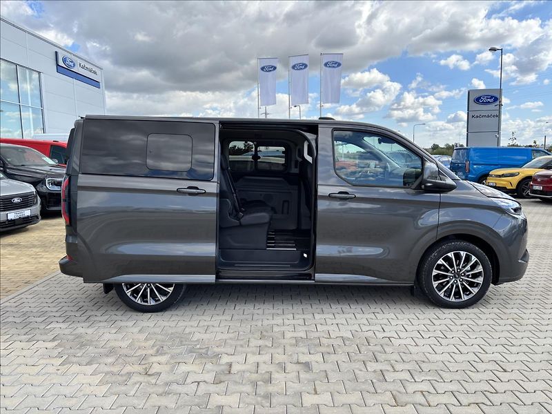 Ford Tourneo Custom 2,5 PHEV 171kW Titanium X L1 - fotka 17 z 59