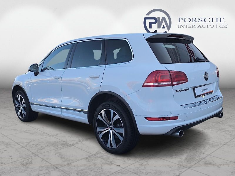 Volkswagen Touareg 3.0 TDi  R-Line - fotka 7 z 23
