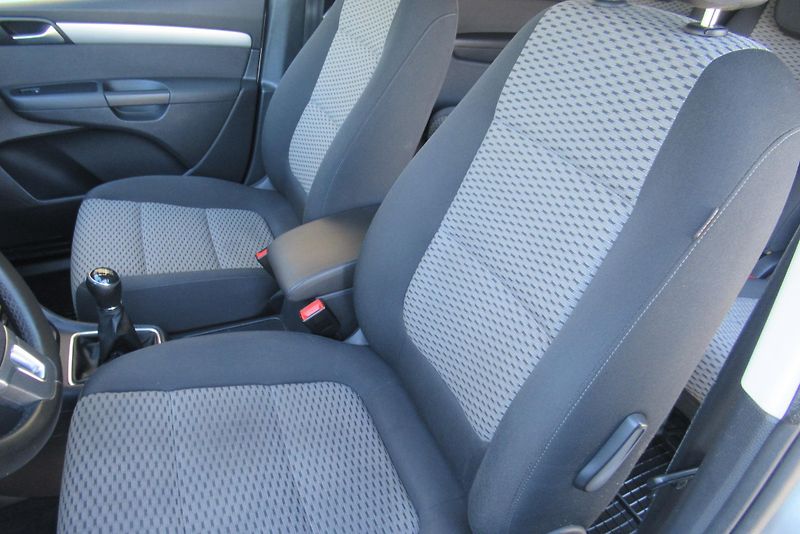 Volkswagen Sharan 2.0 TDi  KLIMA WEBASTO TAŽNÉ - fotka 18 z 23
