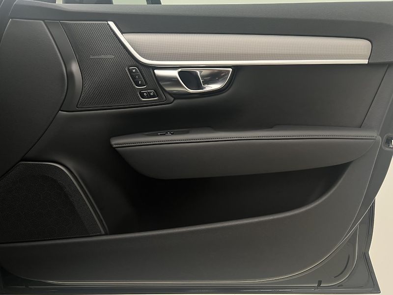 Volvo V90 T6 AWD DARK PLUS AUT - fotka 47 z 47