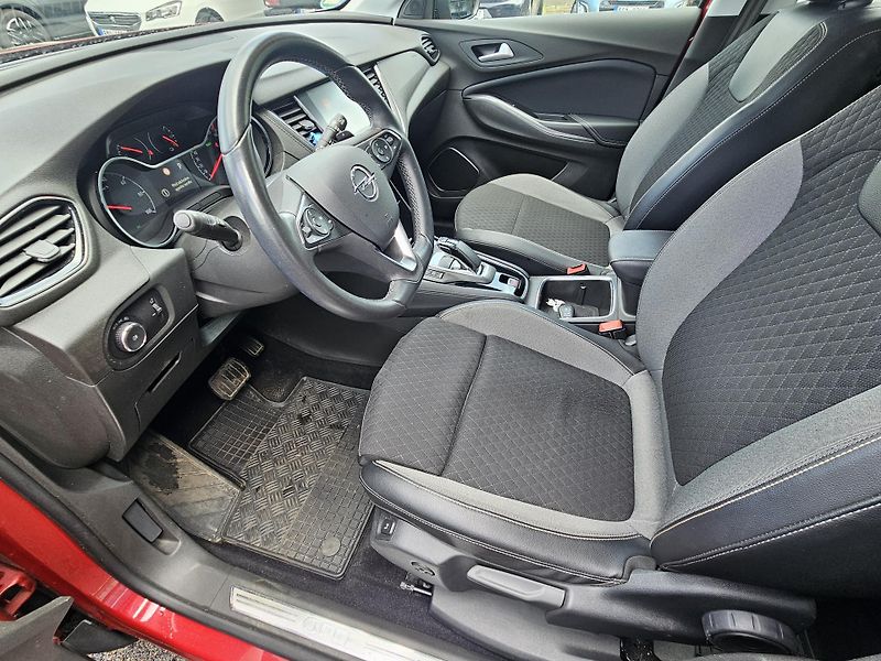 Opel Grandland X (2020) Plug-In Hybrid 200 4x4 EAT8 - fotka 9 z 31