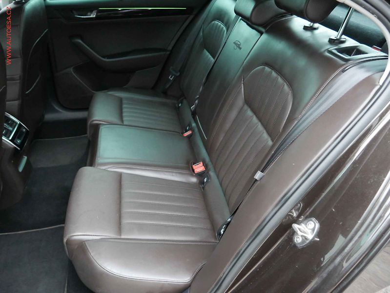 Škoda Superb (2019) 2.0 TDi 4x4, ČR, DSG, kůže - fotka 10 z 20