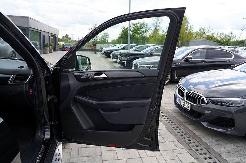 Mercedes-Benz GL 350d/4Matic/AMG/ČR/DPH - fotka 26 z 47