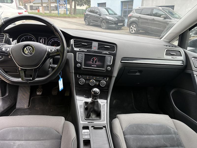 Volkswagen Golf (2017) kombi 2,0TDI Bluemotion - fotka 15 z 23