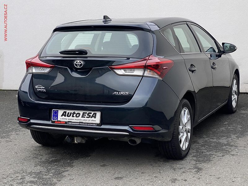 Toyota Auris (2015) 1.2T, Comfort, TZ, kamera - fotka 4 z 18