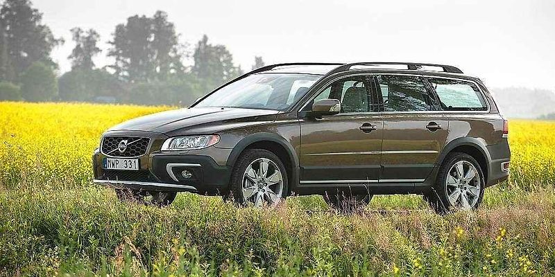 Volvo XC70.