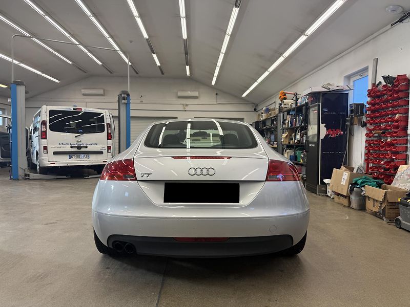 Audi TT S-line 1.8 TFSI 118 kW - fotka 5 z 19